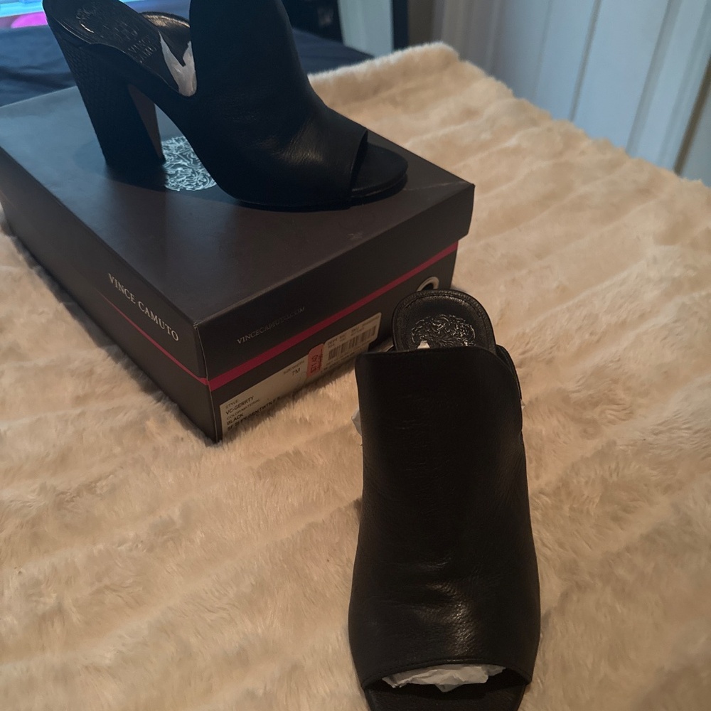 Shoes - Picture 3 of 6